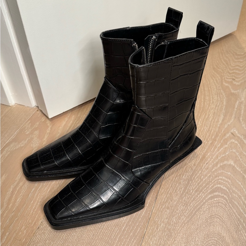 Brand new Zara boots